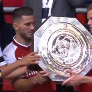 Arsenal celebrate with the trophy | 2017 FA Community Shield