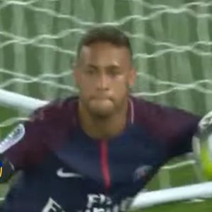 Neymar puts on a show for PSG fans in his home debut | FOX SOCCER